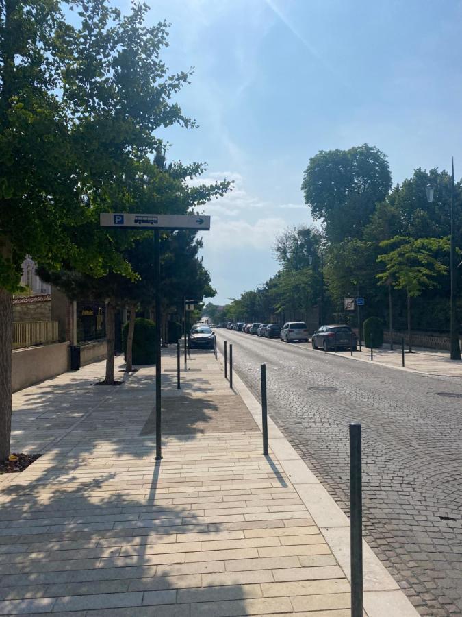 Avenue De Champagne Private Parking Appartement *